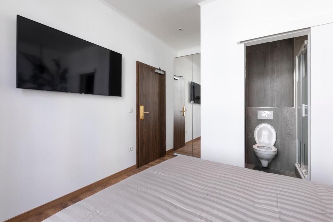Iqs Rooms - Chambre Double Avec Salle De Bain Luxembourg By Eksteriør billede