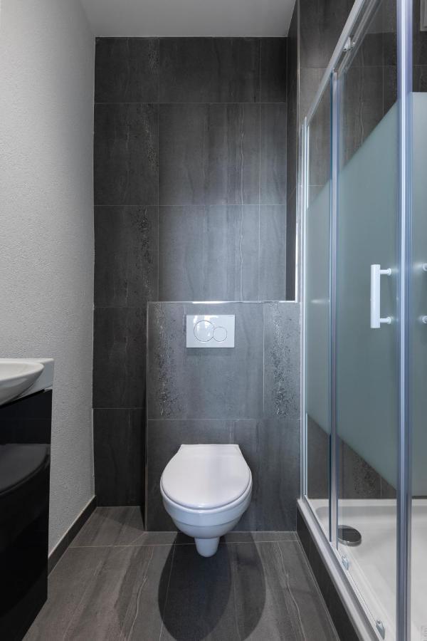 Iqs Rooms - Chambre Double Avec Salle De Bain Luxembourg By Eksteriør billede